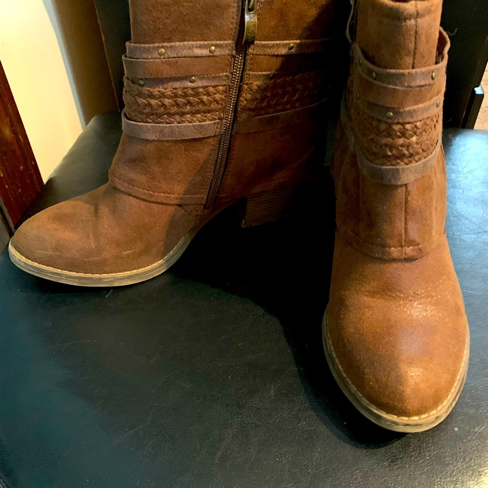 Booties. Sz9